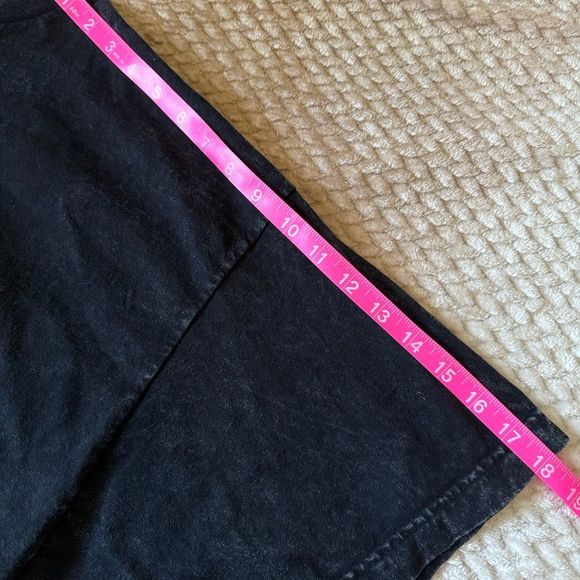 The Ville Philly unique dark grey distressed tshirt with lilac logo size XL - Picture 2 of 5